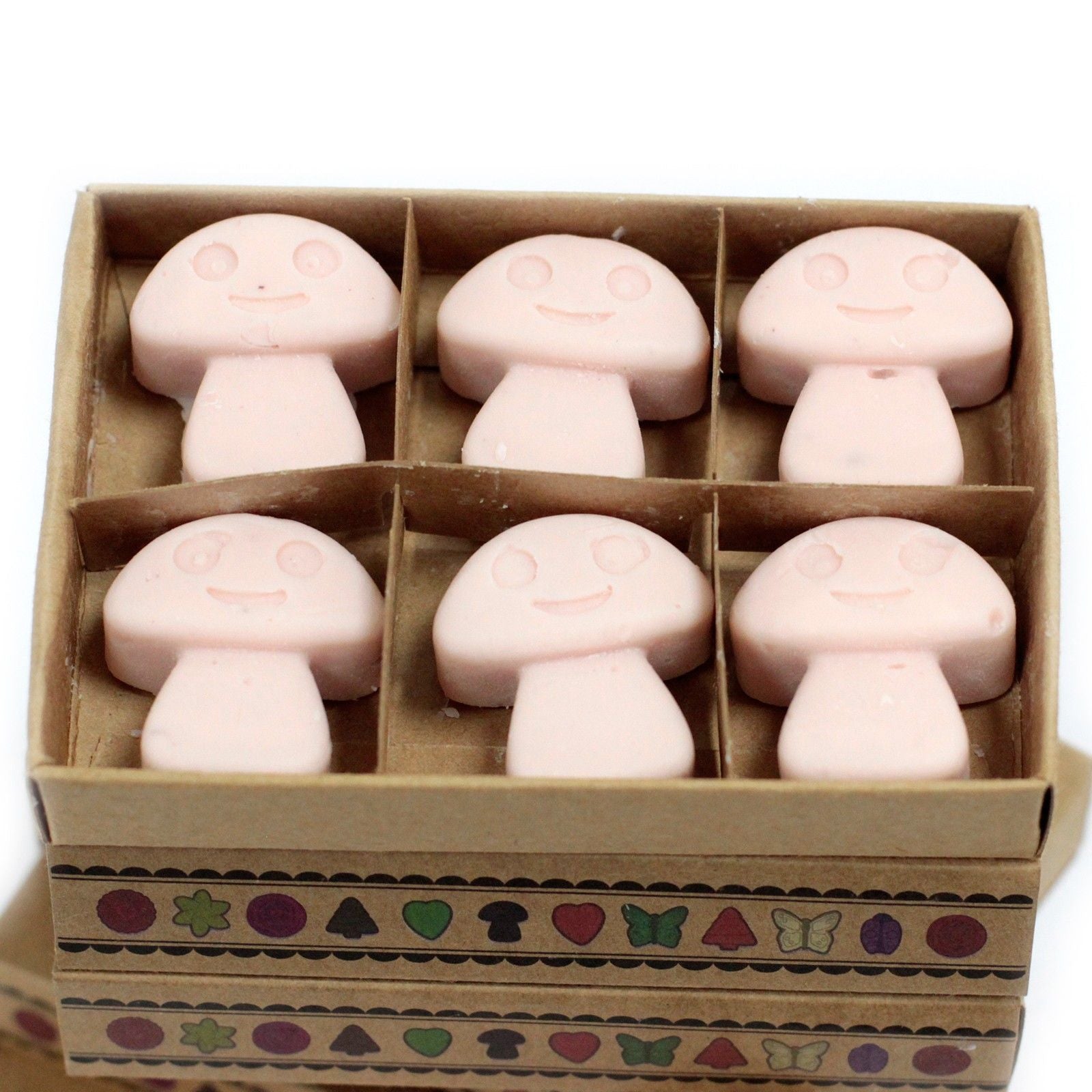 Hand‑poured Dark Sandalwood wax melts with warm woody fragrance